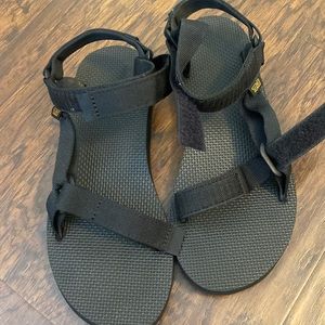 Original Universal Black Tevas